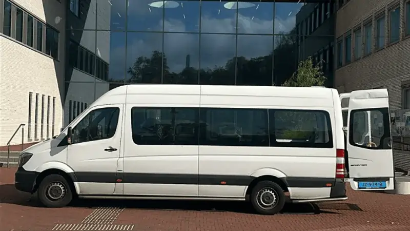 Rolstoelbus voor vervoer vanuit Leiden